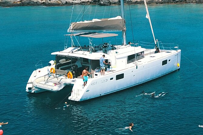 Rethymno Catamaran Cruise: Healthy Lunch & Open Bar - Rethymno Port begins the day with breakfast
