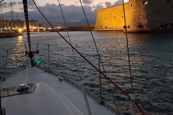 Romantic Luxury Sunset sailing - Sailing out toward Dia Island