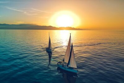 Sailing Cruise to Dia Island with Meal and Water Activities