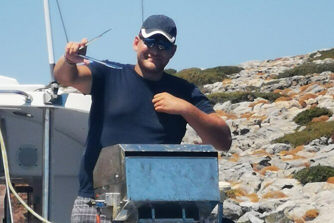 Sailing day to Dia island - A homemade seafood lunch on board