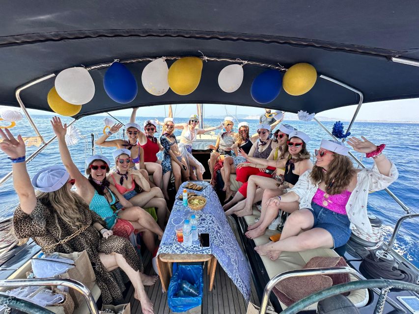 Sailing & gastronomy experience across the Athenian Riviera - Why this cruise works so well in Athens