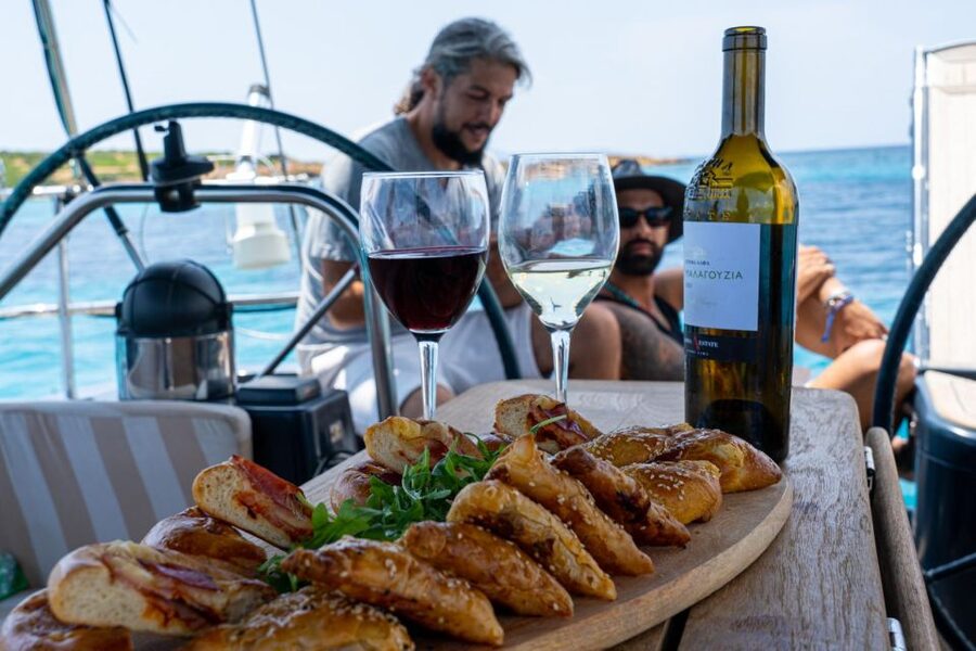 Sailing & gastronomy experience across the Athenian Riviera - Finding Aiolis at the Yacht Club of Amfitheas