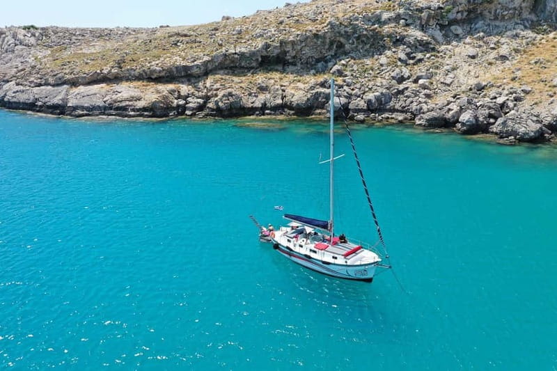 Sailing tour around Lindos with food and drinks - Sailing from Lindos with a hands-on skipper