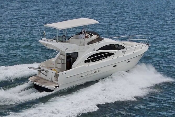 Santorini Caldera: Private Flybridge Yacht Experience - Thirassia adds lunch and a change of pace