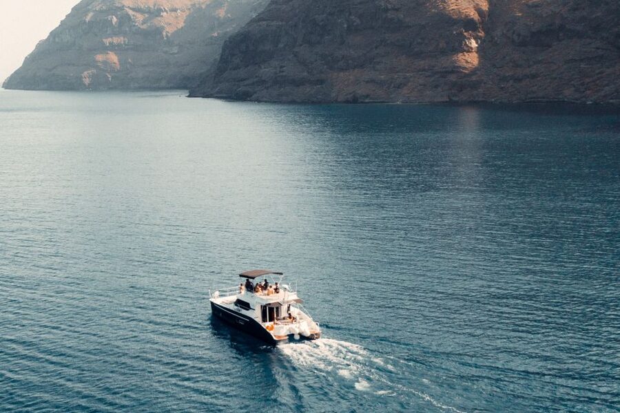 Santorini: Caldera Private Power Catamaran Cruise - Why a private catamaran makes sense in Santorini