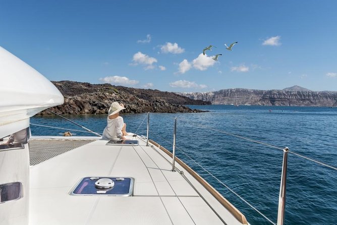 Santorini Caldera Sailing Tour with BBQ Lunch and Drinks - Practical details that can make the day better