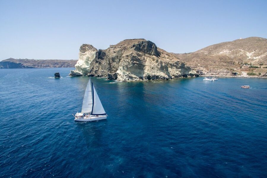 Santorini Caldera: Sunset Sailing Cruise with Meal - Five useful things to know before booking