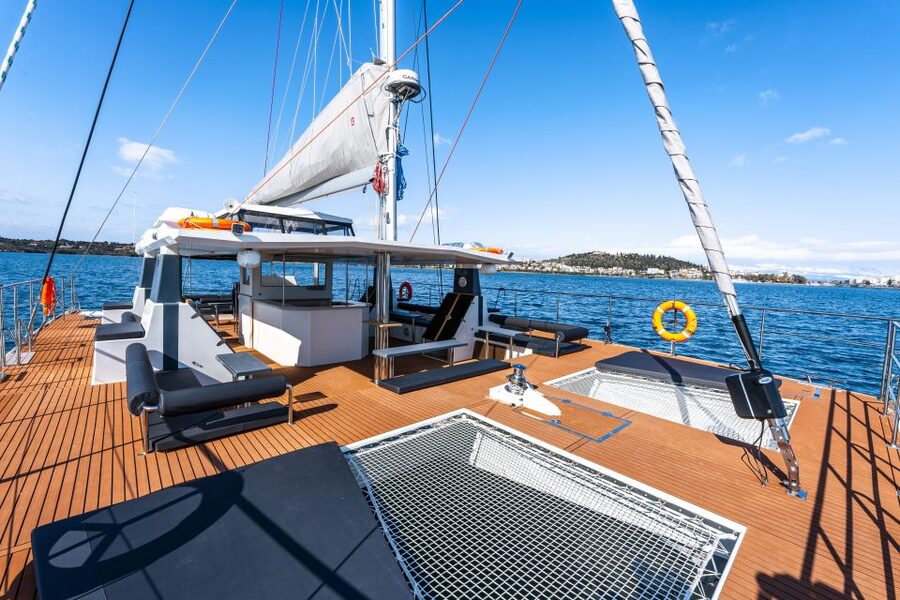 Santorini: Catamaran Caldera Cruise with Meal and Drinks - Sunset without the Oia crowd