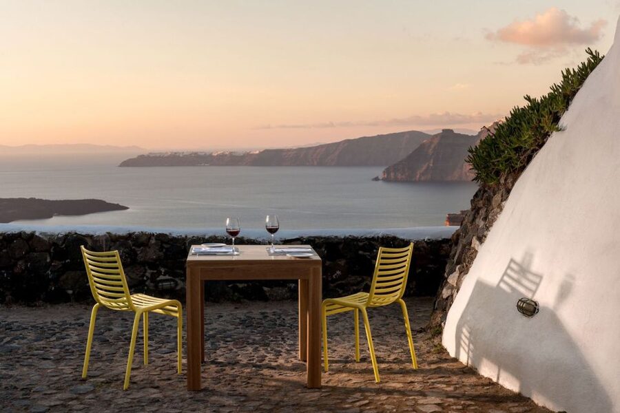 Santorini: Catamaran Cruise, Winery, & Oia Sunset Combo Tour - Barbecue lunch and Santorinian drinks
