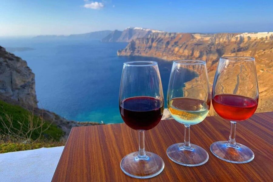 Santorini: Catamaran Cruise, Winery, & Oia Sunset Combo Tour - The port changeover: the day’s weak link