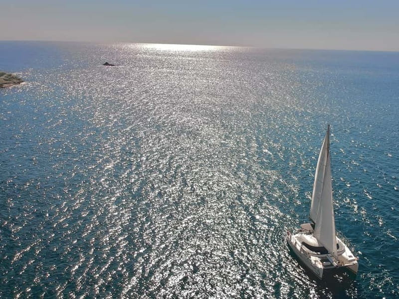 Santorini: Catamaran Cruise with Food and Drinks - Mesa Pigadia brings the best meal and longest stop