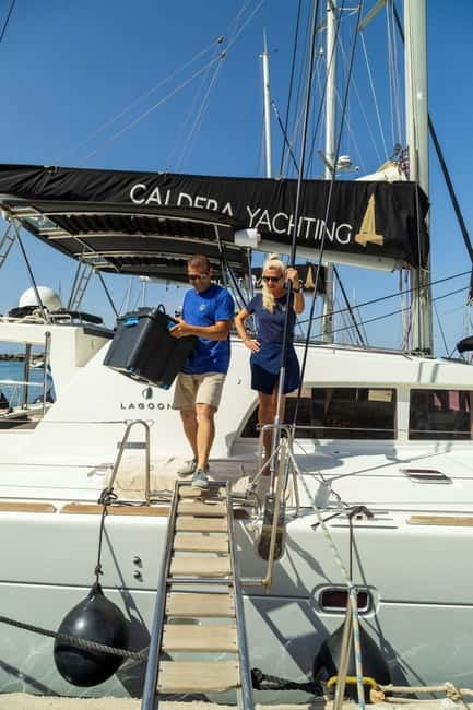 Santorini: Catamaran Cruise with Fresh Meal & Open Bar - Starting at Vlychada and heading south