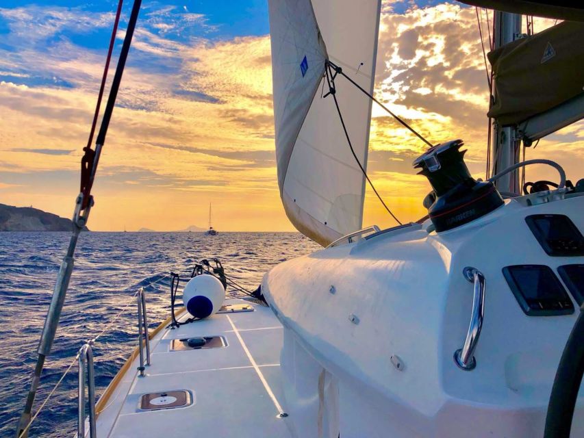 Santorini: Catamaran Cruise with Lunch, Drinks, & Oia Visit - Why this cruise works well for a first Santorini visit