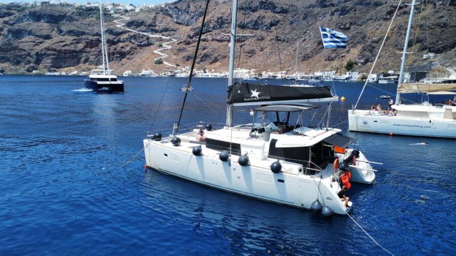 Santorini: Catamaran Cruise with Lunch, Drinks, & Oia Visit - Volcano views and the Santorini Caldera