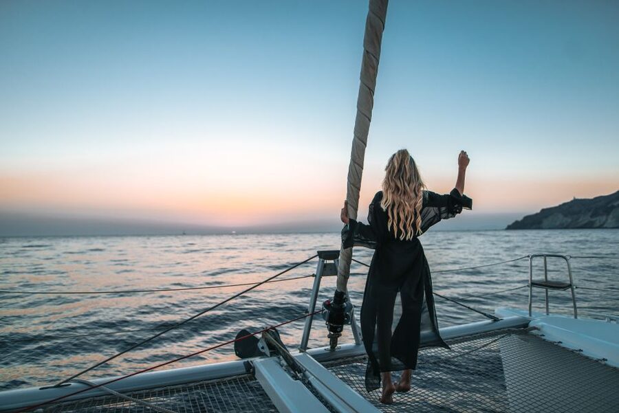 Santorini: Catamaran Cruise with Meal & Open Bar - Five details that shape the experience