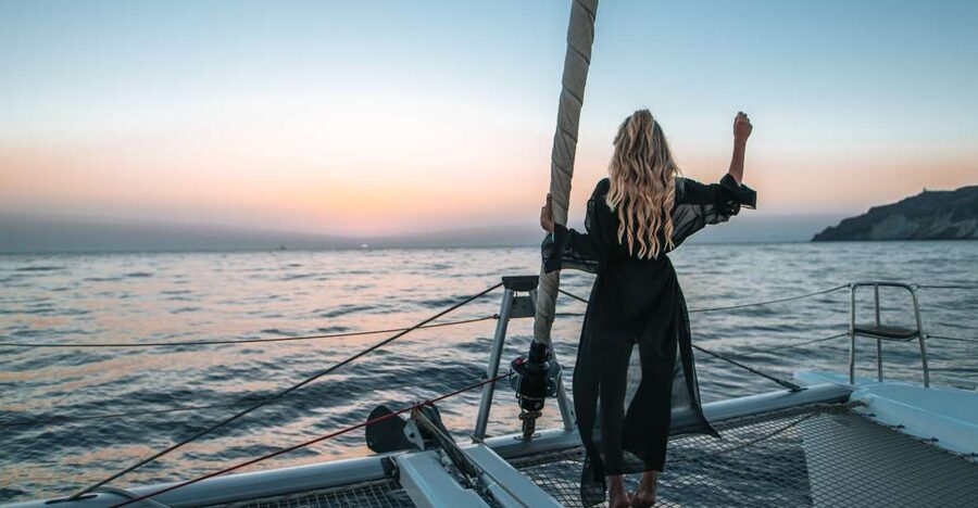 Santorini: Catamaran Cruise with Meal & Open Bar - How good is the value at $116?
