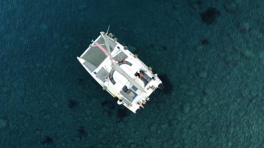 Santorini:Catamaran: private cruise with food & drinks - Food, drinks, and what to pack