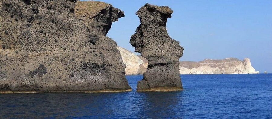 Santorini:Cruises with Catamaran around the Volcanic Island. - Key points to know before booking