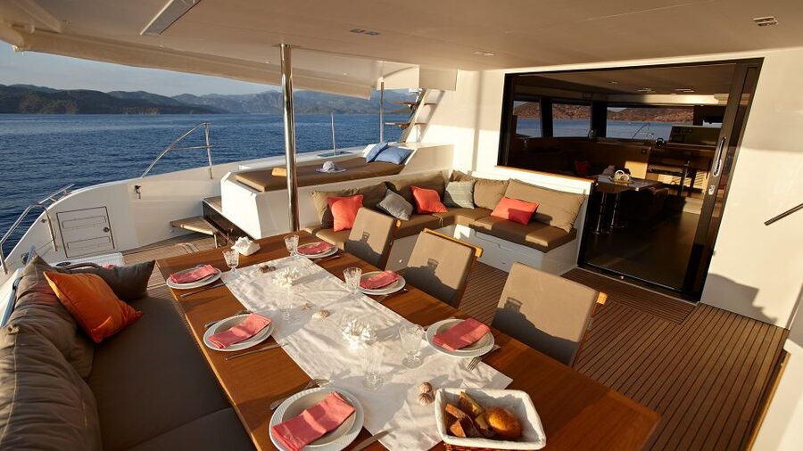 Santorini: Luxurious Catamaran Cruise with Meal & Open Bar - Key things to know before booking