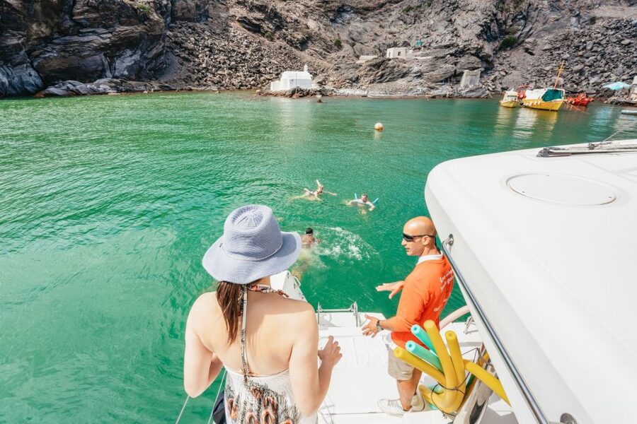 Santorini: Luxury Catamaran Day Trip with Meal and Open Bar - Greek food, vegetarian choices, and the open bar