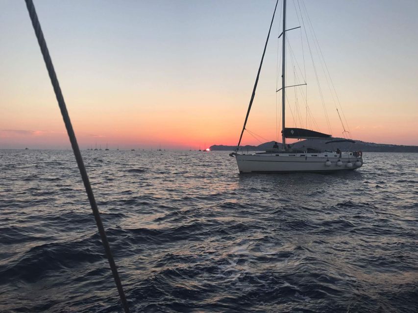 Santorini: Private 5-Hour Sunset Sailing Tour with Dinner - Swimming and Snorkeling at Thirassia