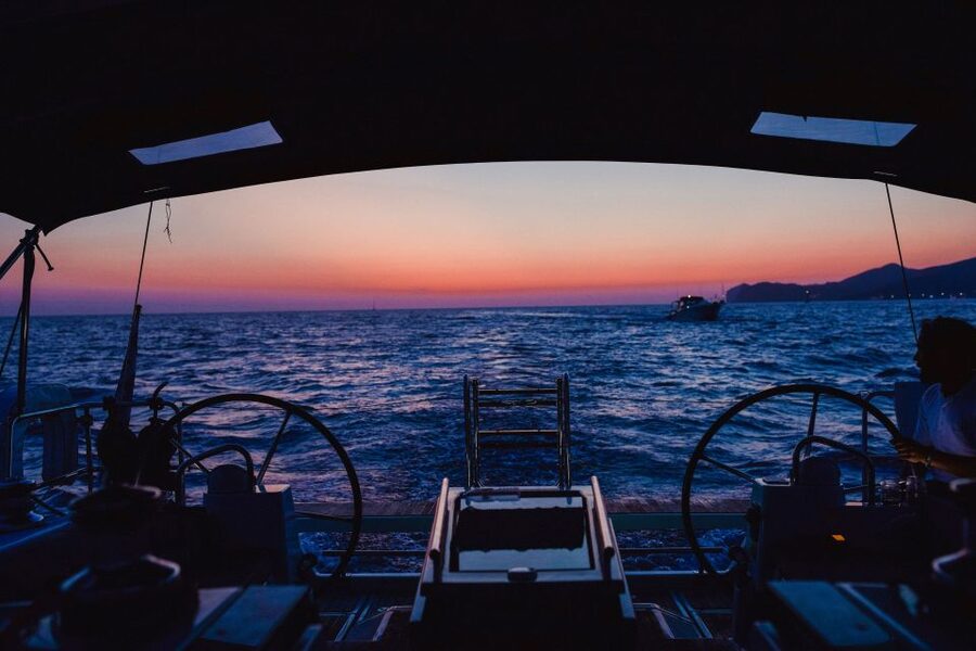 Santorini: Private Caldera Sailing Trip with Open Bar & Meal - Lunch or dinner with an open bar