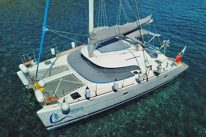 Santorini: Standard Small-Group Catamaran Cruise with Food/Drinks - Boat comfort, group size, and crew service
