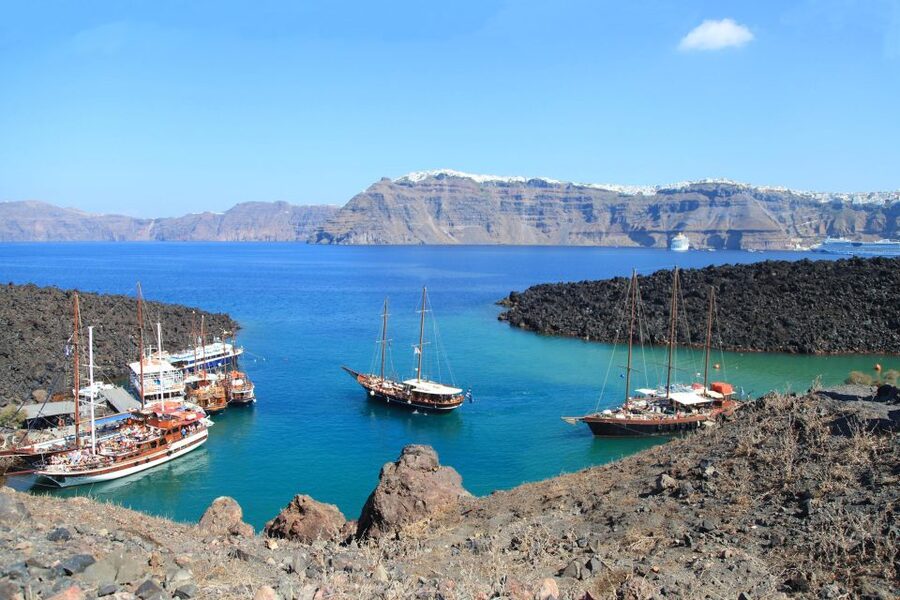 Santorini: Sunset Sailing Cruise, with Dinner and Drinks - Watching Santorini’s sunset from the sea