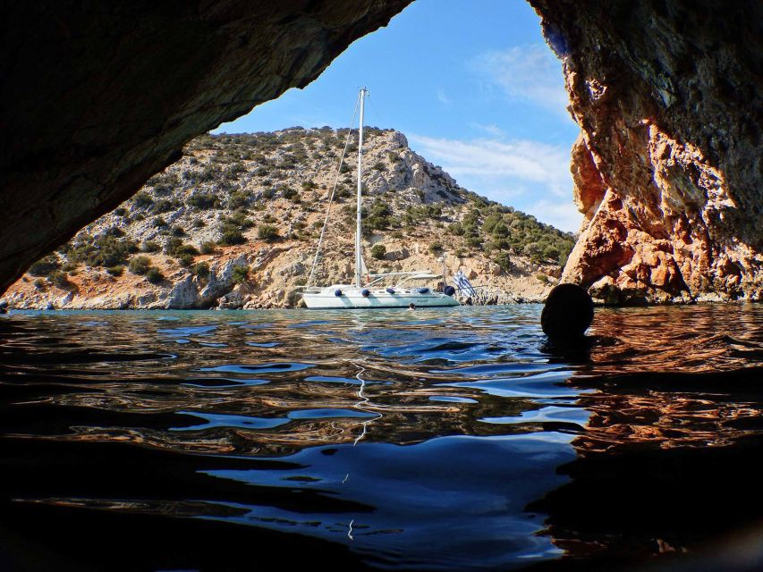 Semi-Private :Full-Day Sailing Tour Swim, Snacks & Drinks - What the $188 price delivers