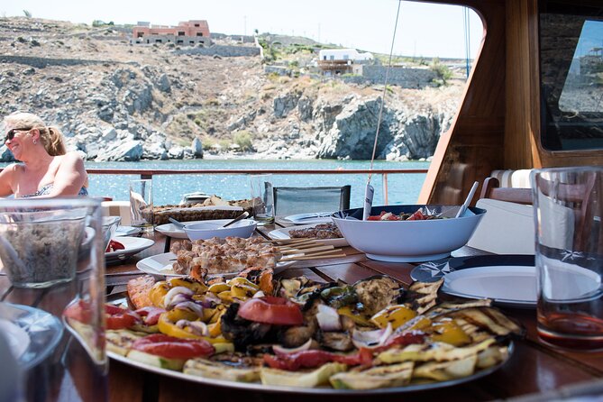 Shared Mykonos Sail Cruise to Delos and Rhenia Islands - The return sail can be the roughest part