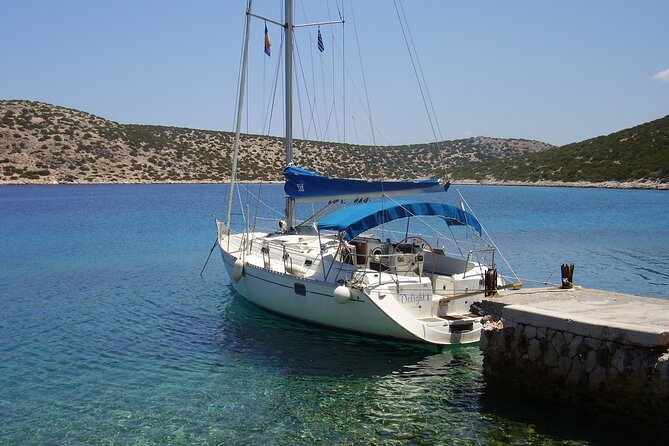 Single day Sail boat cruise with swimming, snorkeling, drinks and lunch - The crew makes the difference