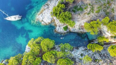 Full-Day Sailing Cruise with Lunch