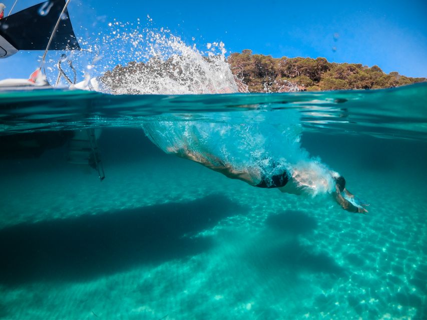The Fastest All Inclusive Private Motor Yacht in Santorini - Key points at a glance